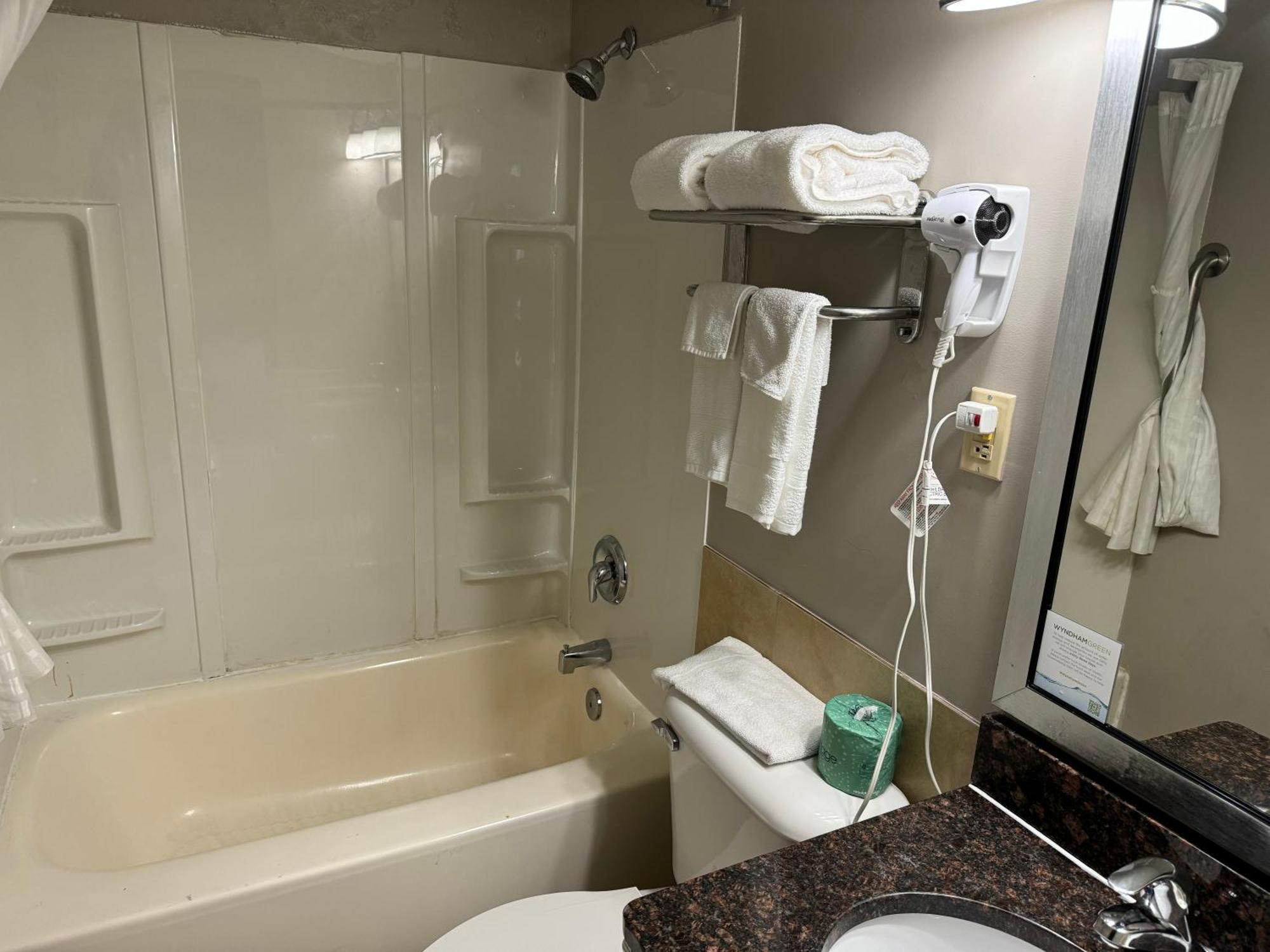South Ridge Inn North Ridgeville Εξωτερικό φωτογραφία