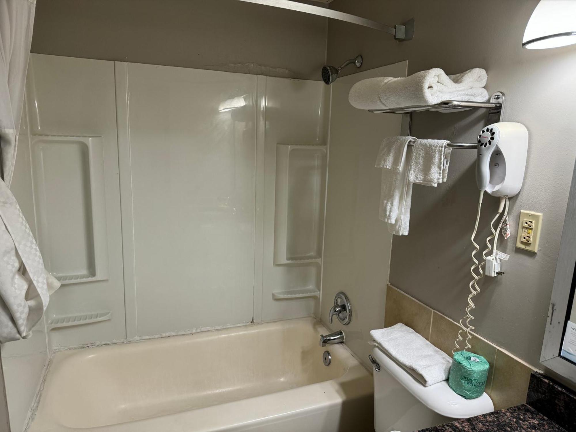 South Ridge Inn North Ridgeville Εξωτερικό φωτογραφία