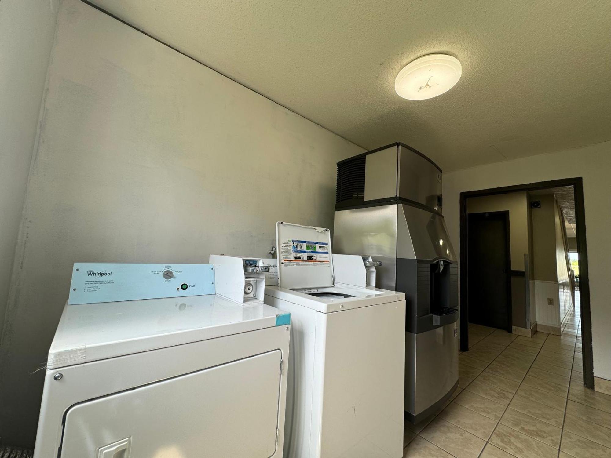 South Ridge Inn North Ridgeville Εξωτερικό φωτογραφία