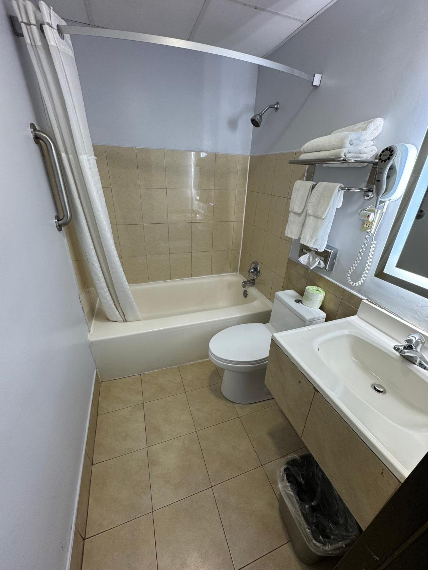 South Ridge Inn North Ridgeville Εξωτερικό φωτογραφία